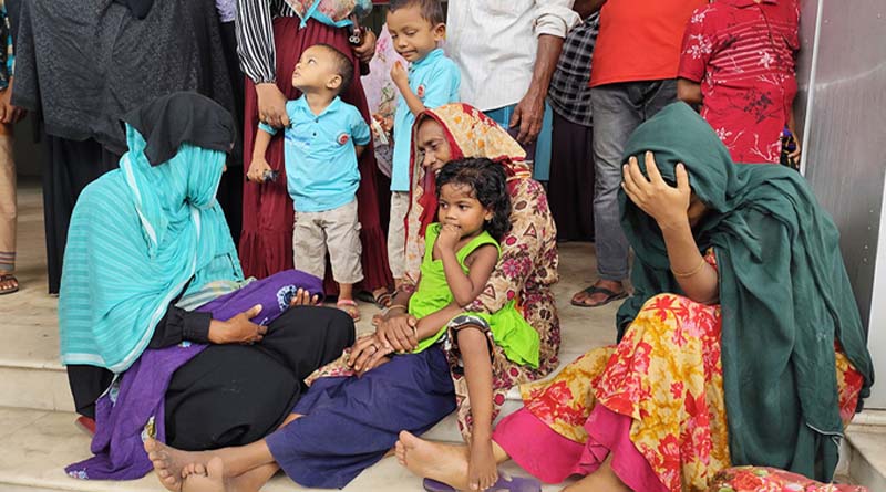 সন্তানের মরদেহ কোলে নিয়ে হাসপাতালের সিঁড়িতে মায়ের বিলাপ