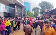 শ্রম আইনে ৫৪ পোশাক কারখানা বন্ধ ঘোষণা