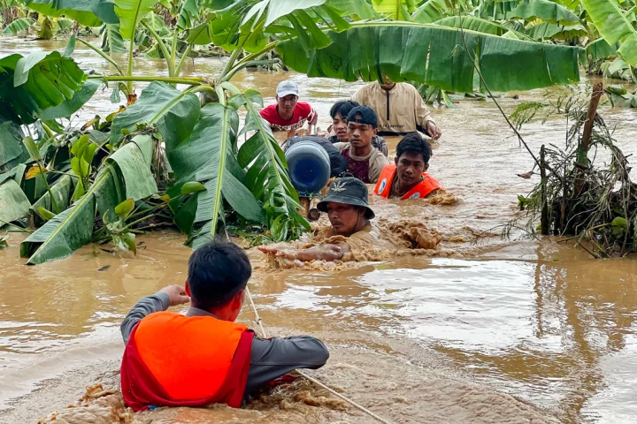 মিয়ানমারে ভয়াবহ বন্যায় নিহত ৩৬, বাস্তুচ্যুত হাজারো মানুষ