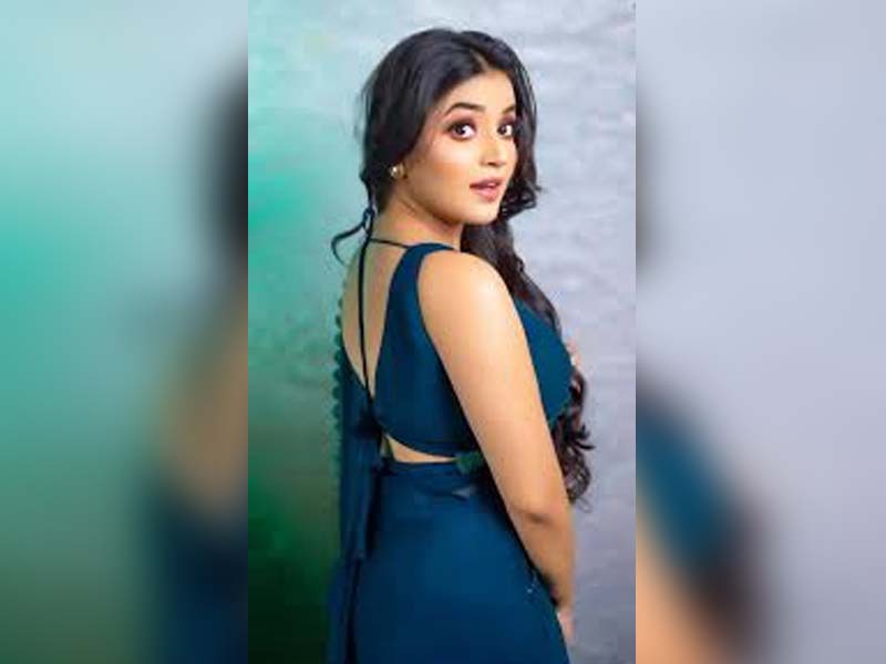 অন্বেষার আনন্দ সফর