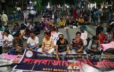 ভারতে মঙ্গলবারের মধ্যে চিকিৎসকদের কাজে ফিরতে নির্দেশ আদালতের