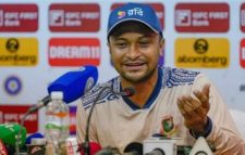 টেস্ট, টি-টোয়েন্টি থেকে অবসরের ঘোষণা দিলেন সাকিব