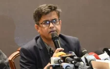 রাষ্ট্রপতির অপসারণ নিয়ে সরকারের সর্বশেষ অবস্থান জানাল প্রেস উইং