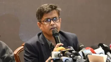 রাষ্ট্রপতির অপসারণ নিয়ে সরকারের সর্বশেষ অবস্থান জানাল প্রেস উইং