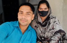 “গোয়াইনঘাটে বিয়ের দাবিতে ১৯ দিন ধরে তরুণীর অবস্থান”