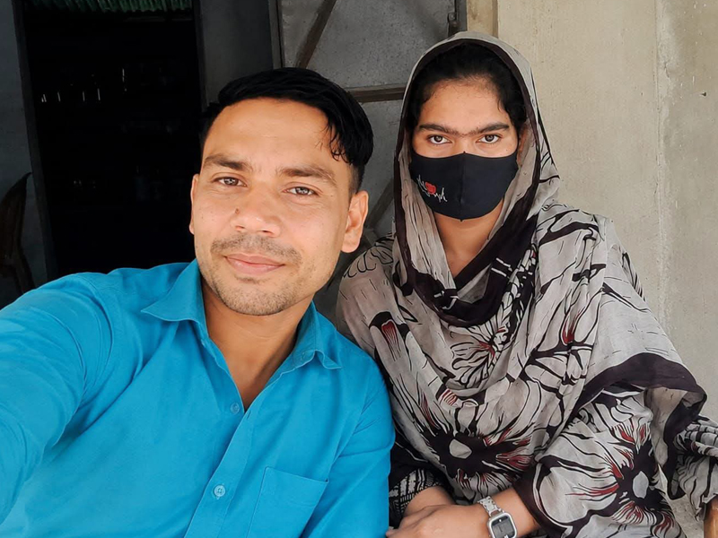“গোয়াইনঘাটে বিয়ের দাবিতে ১৯ দিন ধরে তরুণীর অবস্থান”