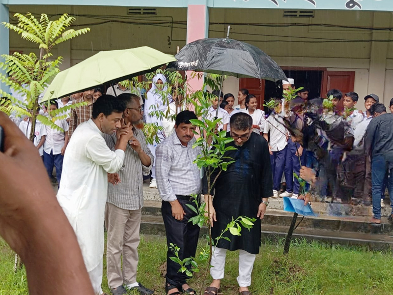 শিক্ষার্থীদের দক্ষ ও নৈতিক মানুষ হিসেবে গড়ে তুলতে হবে