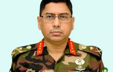 হজ পালন শেষে দেশে ফিরেছেন সেনাপ্রধান