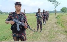 ২৪ ঘণ্টায় ৮ পুশ-ইন প্রতিহত