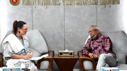 প্রবাসী কল্যাণ মন্ত্রীর সঙ্গে আইওএম চিফের সাক্ষাৎ
