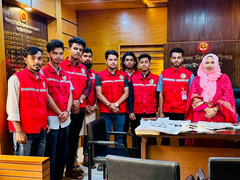কানাইঘাটে নতুন ইউএনও সুমাইয়া ফেরদৌসকে যুব রেড ক্রিসেন্টের ফুলেল শুভেচ্ছা