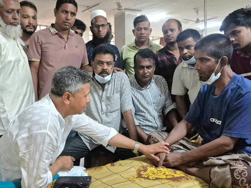 অসুস্থ জালাল আহমদ জনিকে দেখতে ওসমানী হাসপাতালে প্রফেসর এম ফরিদ উদ্দিন