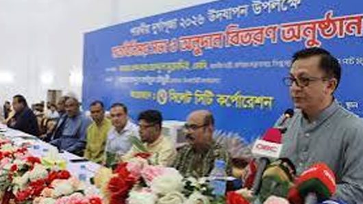 দুর্গাপূজা উপলক্ষে অনুদান বিতরণ অনুষ্ঠানে বাণিজ্যমন্ত্রী