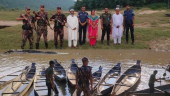 জৈন্তাপুরে টাস্কফোর্সের অভিযান, রাংপানি নদীতে ধ্বংস ৭৩ বারকি নৌকা